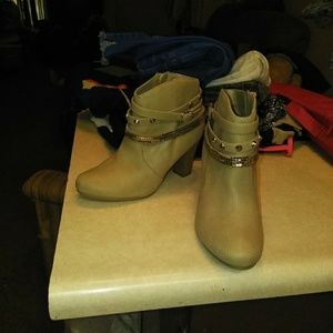 Jennifer Lopez size 6